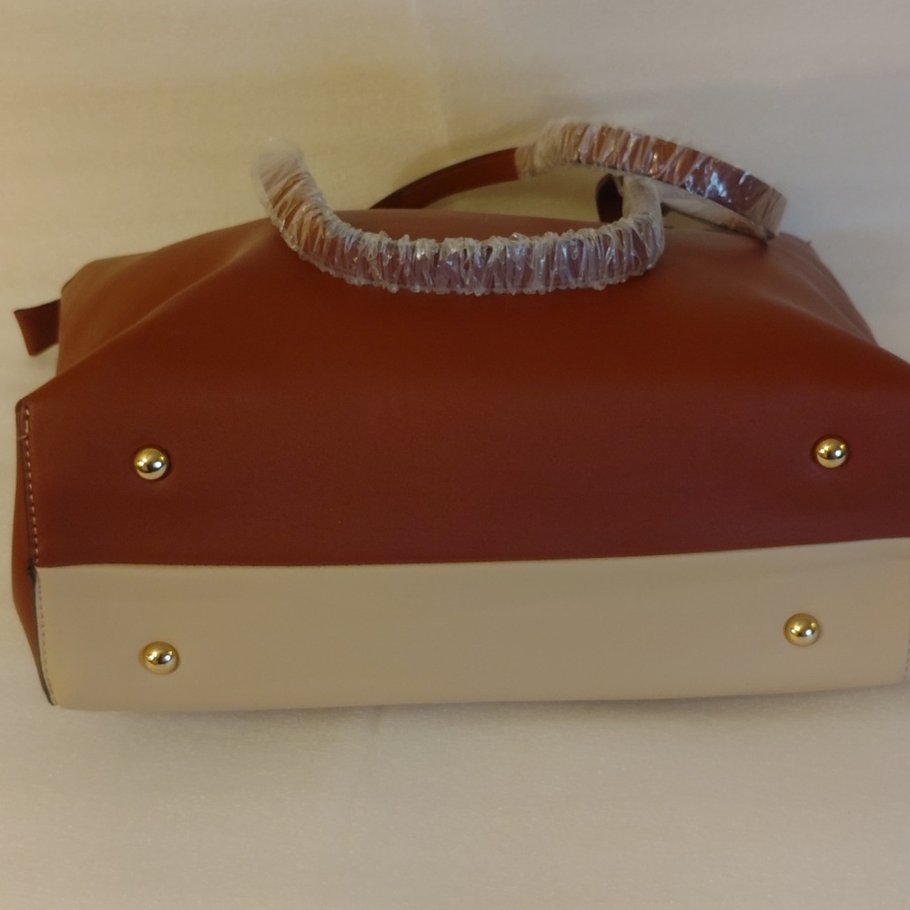 NEWHEY Wine and Beige Totes with Gold Hardware - Picture 4 of 8